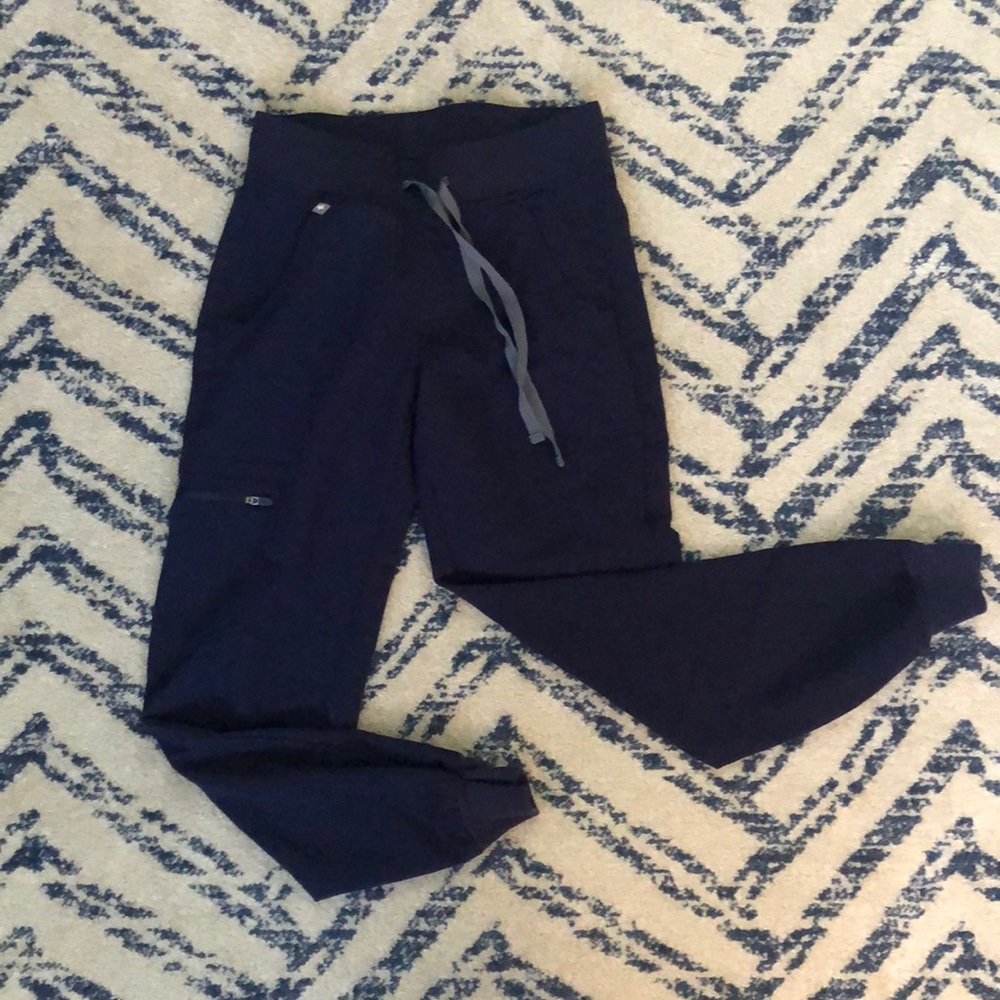 Figs navy jogger scrub pants